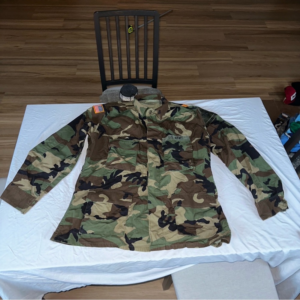 US Army Jacket Men’s Large Green Woodland Camo Old Ironsides Patches Military